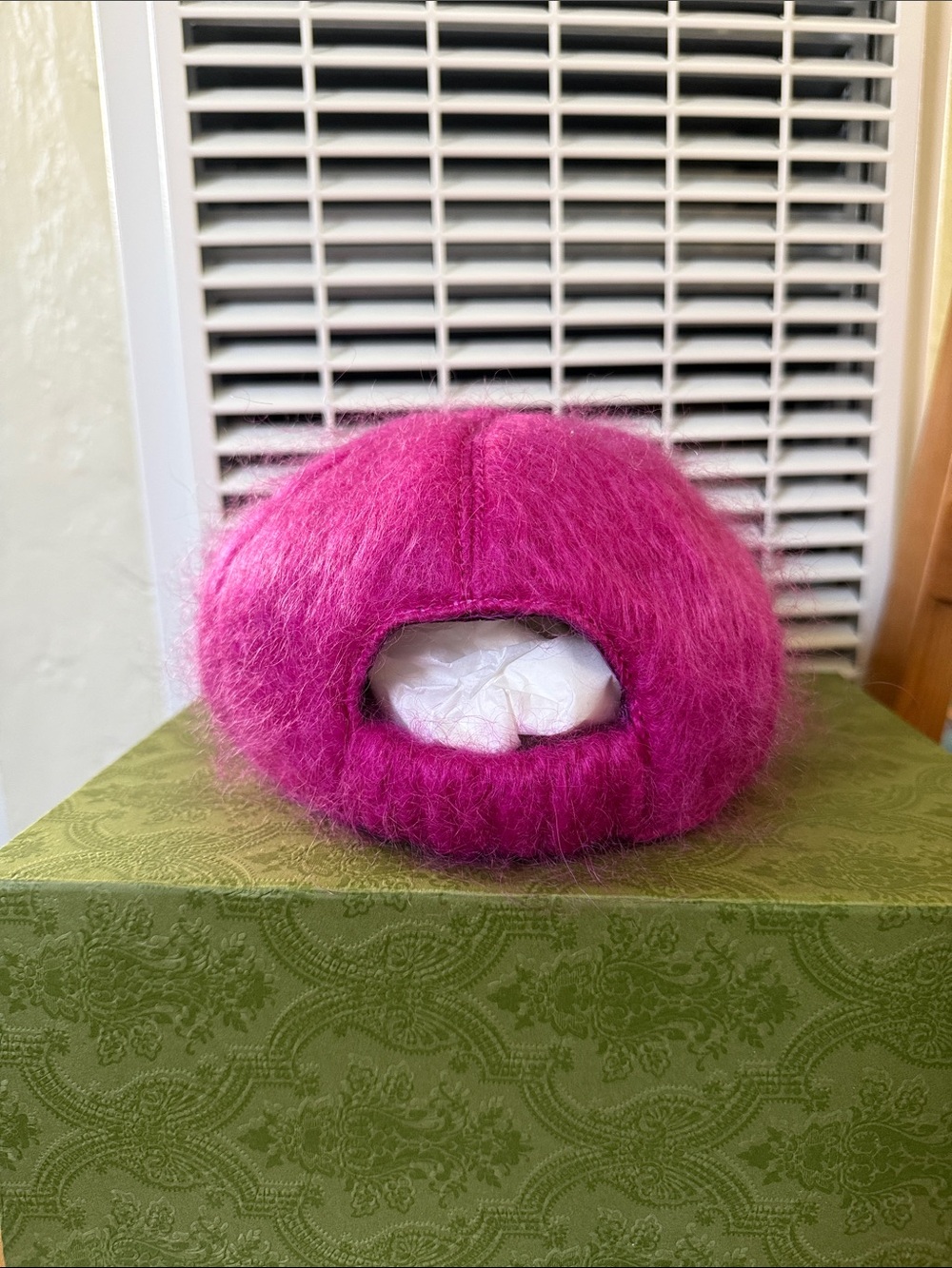 NEW Gucci fuchsia mohair Lauren baseball hat - Picture 7 of 12